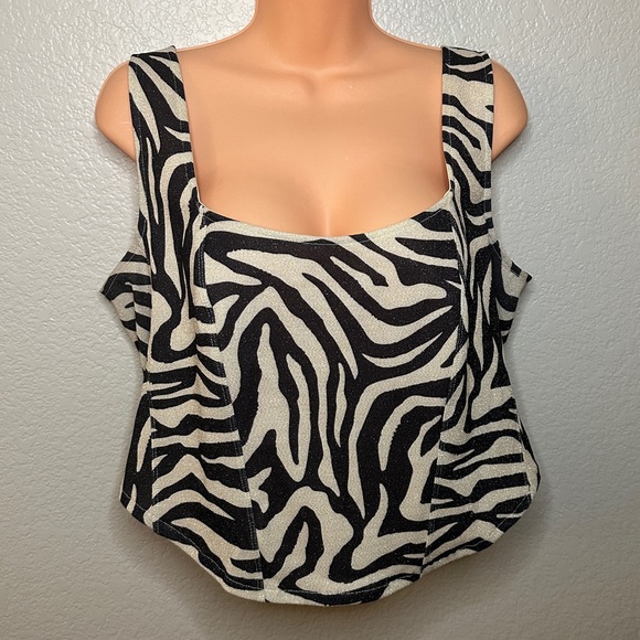 H&M Tops - H&M Black & White Zebra Sparkle Crop Top